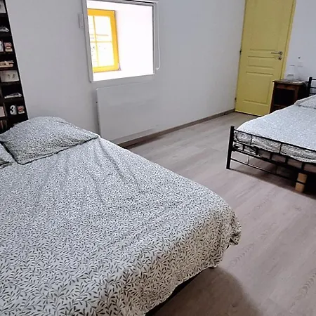 Belle Maison Renovee Au Calme, 3 *